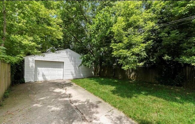 Foto del edificio - 7291 Faust Ave