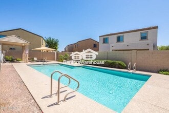 Building Photo - 2565 E Southern Ave