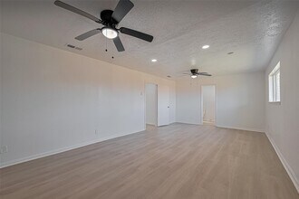 Building Photo - 6219 Canada Dr