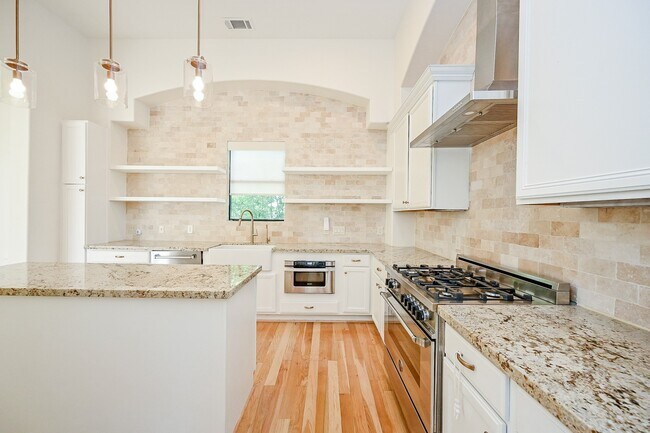 Foto del edificio - 1825 W 24th St