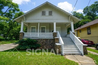 Building Photo - 223 47th Pl N