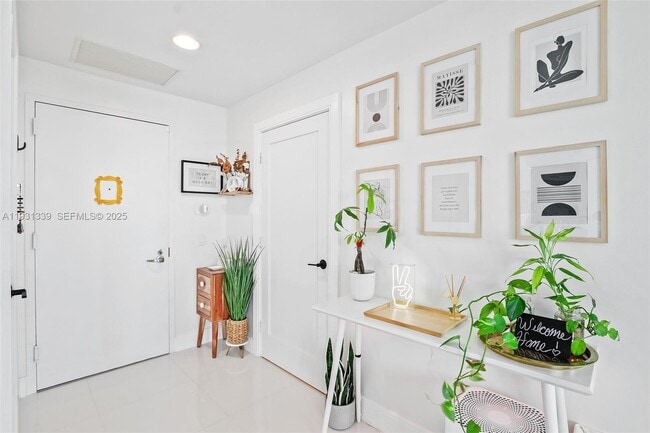 Foto del edificio - 60 SW 13th St