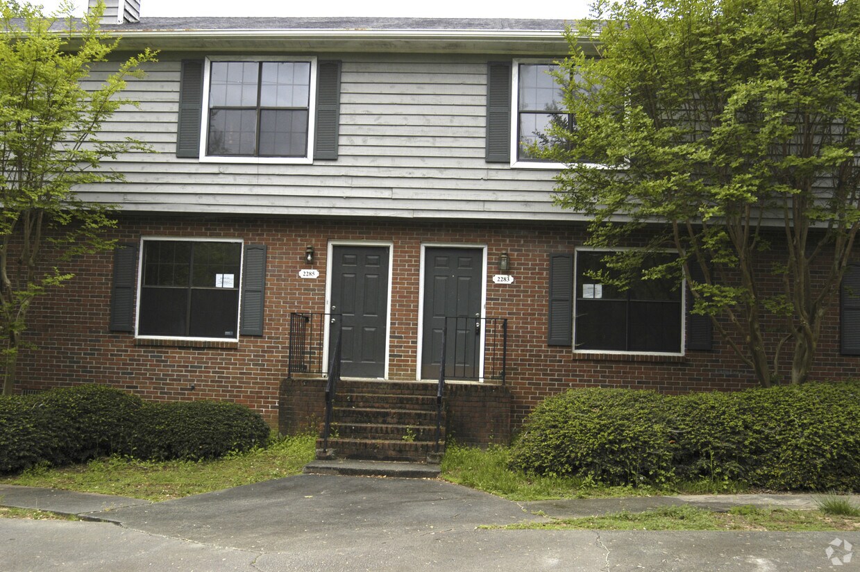 2285 Highpoint Rd, Snellville, GA 30078 Apartments in Snellville, GA