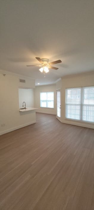Building Photo - Leawood Living! Maintenance free condo in ...