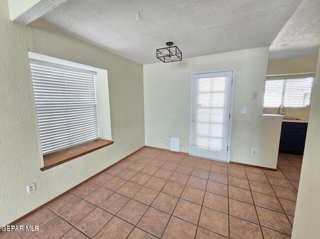 Building Photo - 11725 Fred Perry Dr