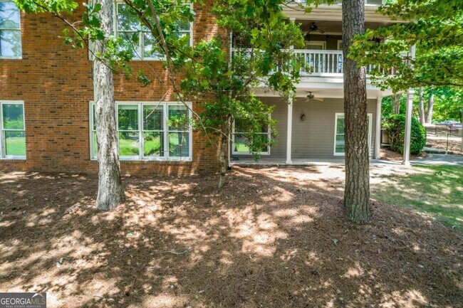 Foto del edificio - 1043B Clubhouse Ln