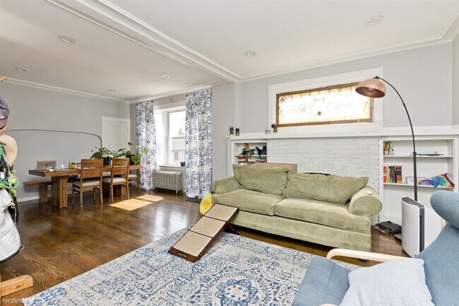Building Photo - 2 br, 1 bath Condo - 3557 W Wrightwood Ave