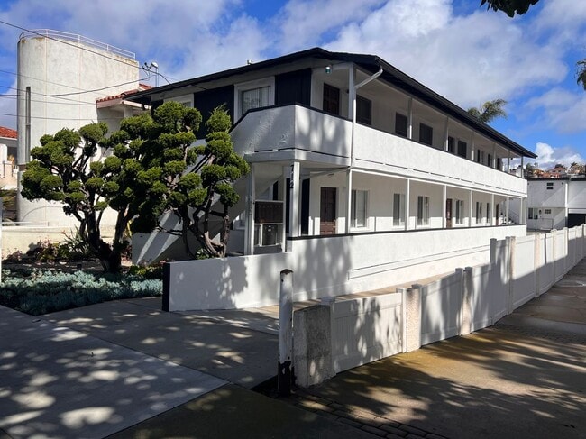 Building Photo - 712 N Guadalupe Ave