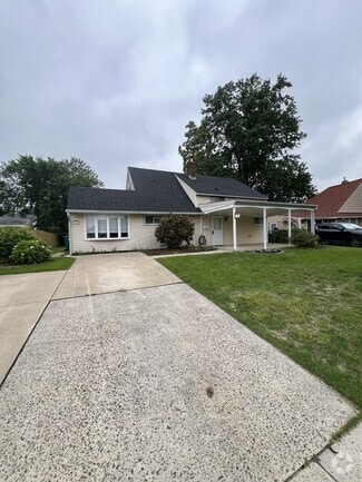 Building Photo - 19 Noblewood Ln