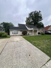 Building Photo - 19 Noblewood Ln