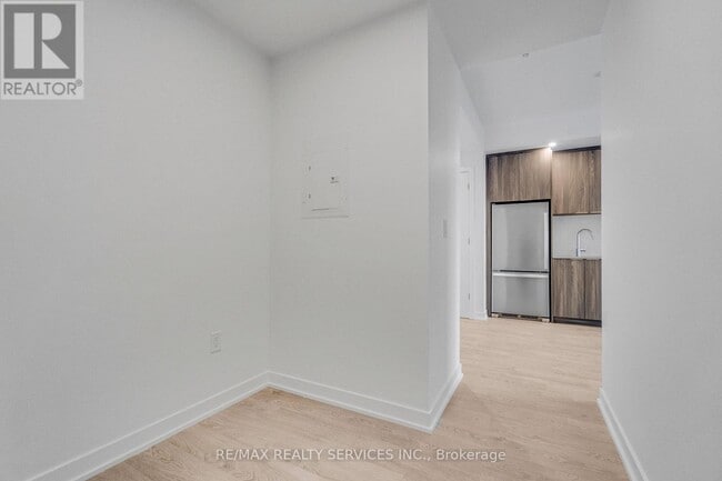 Photo du bâtiment - 720 Whitlock Ave