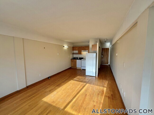 Building Photo - 1110 Commonwealth Ave