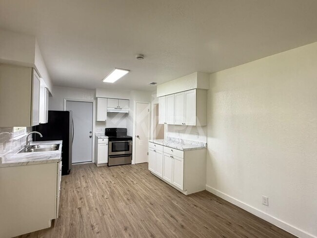 Foto del edificio - 4126 Valleyfield Dr
