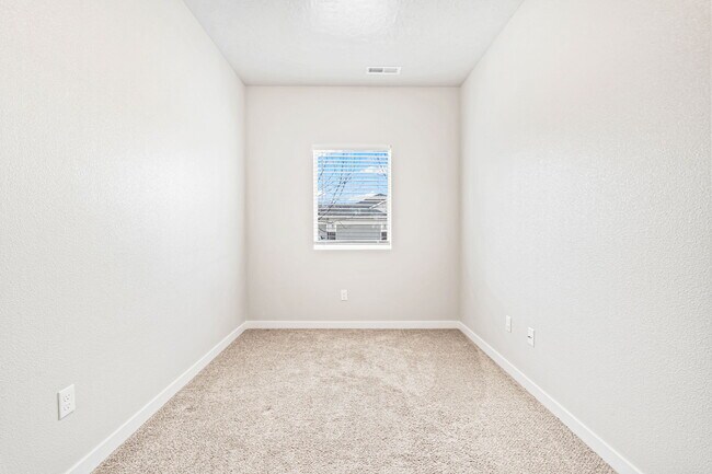 Foto del edificio - 6852 S Birch Creek Ave