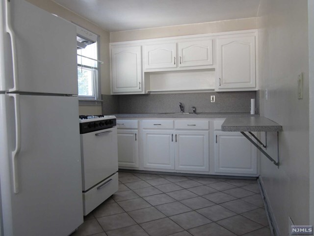 Building Photo - 40 Ekings Ave