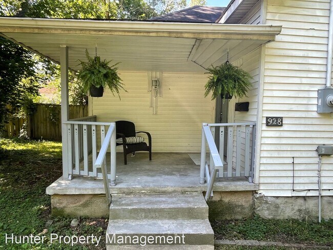 Building Photo - 2 br, 1 bath House - 928 E High St