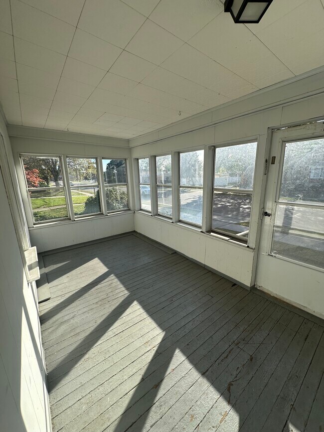 Foto del edificio - 22822 Hayes Ave