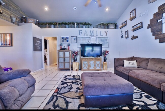 Foto del edificio - 63161 E 291 Rd