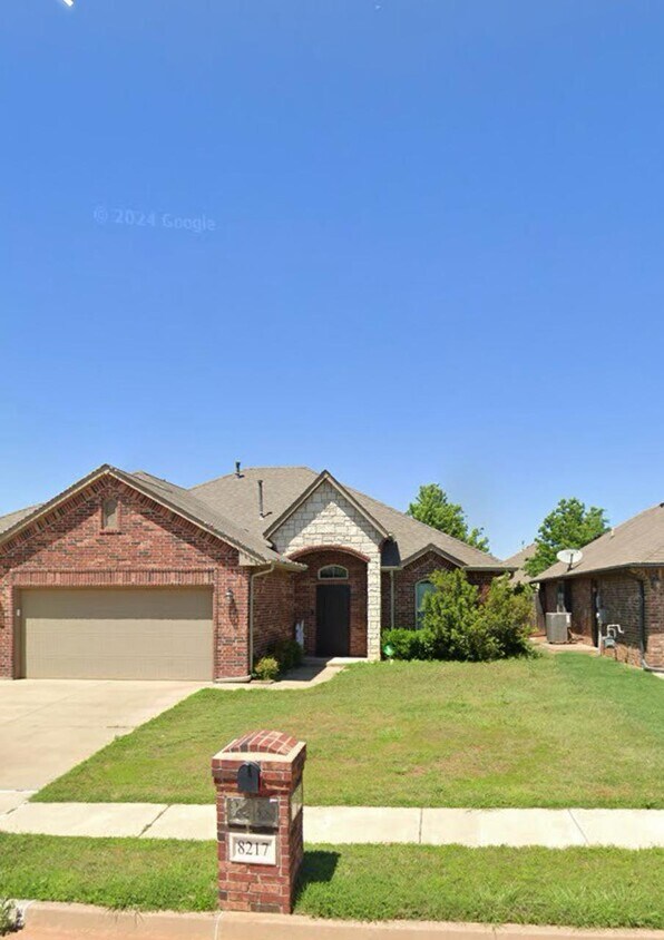 Foto principal - 8217 NW 158th St
