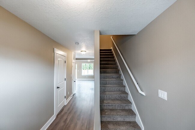 Foto del edificio - 270-272 Gwinn Street E