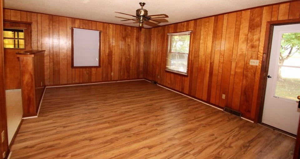 Building Photo - 302 Wilkes Dr