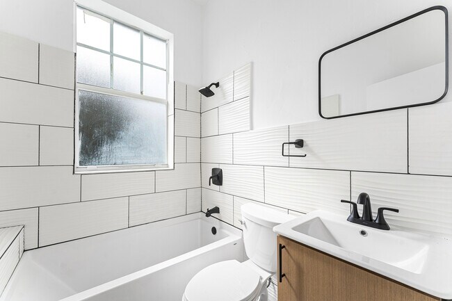 Foto del edificio - 36 NE 65th St