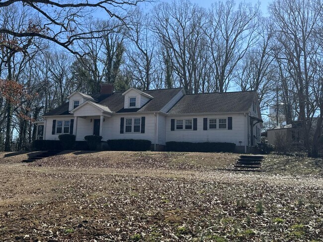 Building Photo - 108 Winding Creek Rd