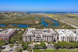 Building Photo - 6001 Crescent Park E