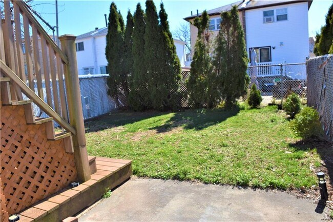 Foto del edificio - 46 Rowan Ave