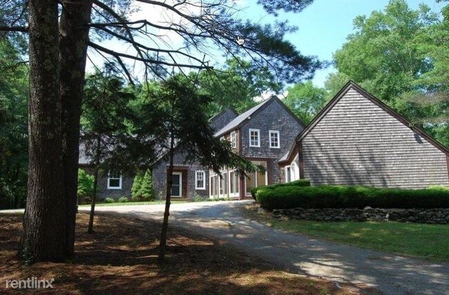 Building Photo - 4 br, 3.5 bath House - 250 County Street