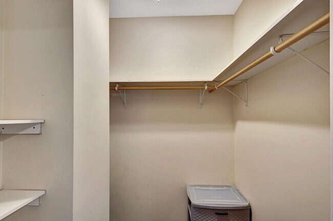 Foto del edificio - 13792 Yarmouth Dr