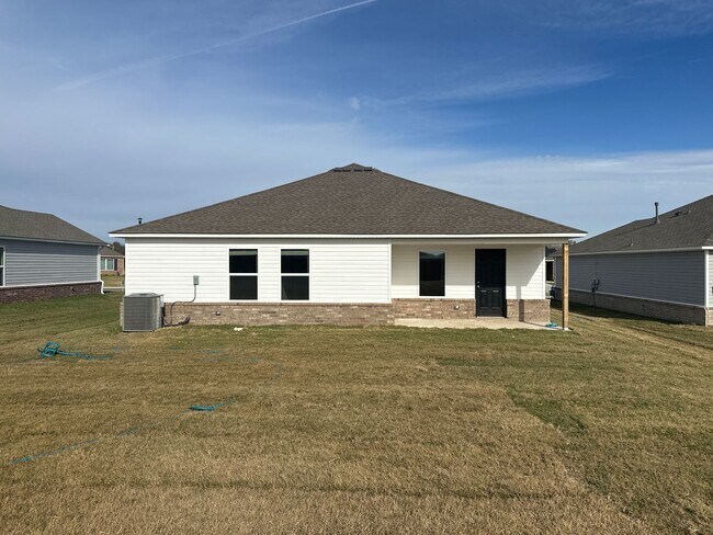 Foto del edificio - Brand New  Three Bedroom | Two Bathroom Home in Broken Arrow
