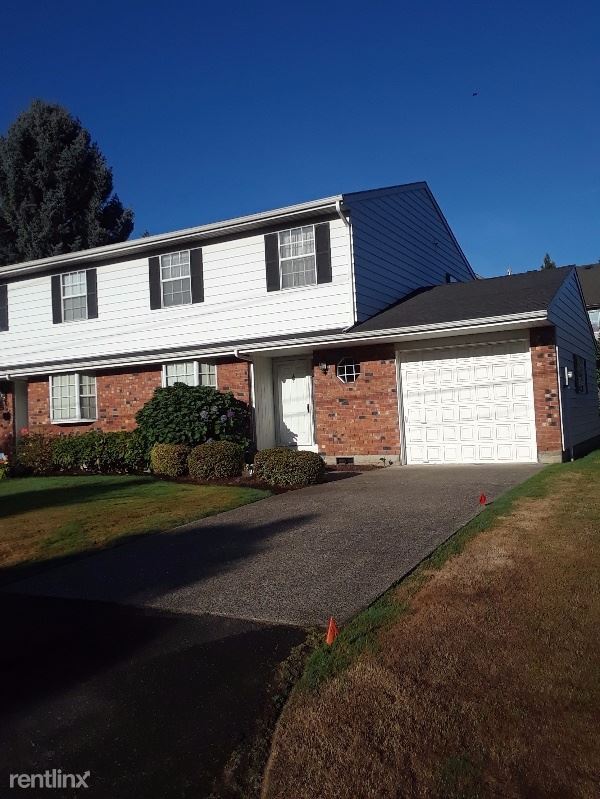 Primary Photo - 2 br, 1.5 bath Townhome - 1649 NE 169th Ave