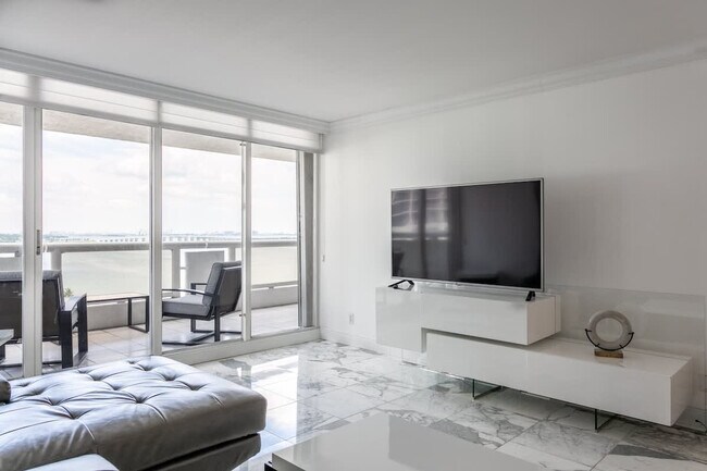 Foto del edificio - 1717 N Bayshore Dr