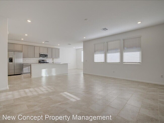 Building Photo - 3 br, 2.5 bath House - 6834 E Camino Naife