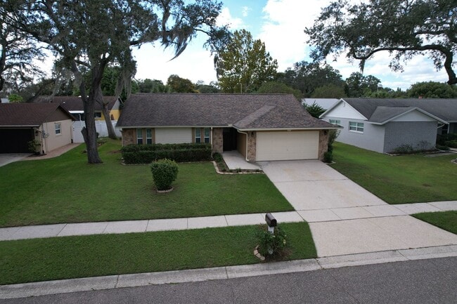 Building Photo - 3 Bed - 2 Bath - Fenced Yard - Great Location