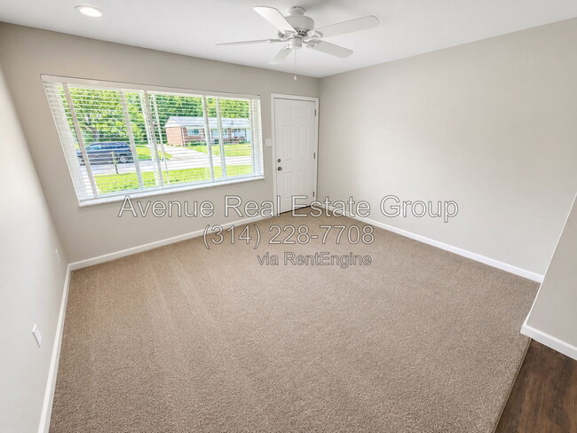 Building Photo - 236 Solon Dr