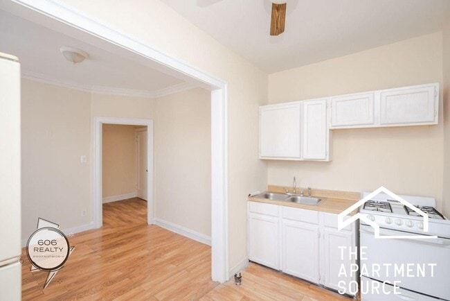 Building Photo - 2144 Gunderson Ave