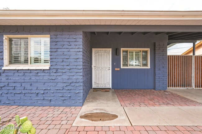 Building Photo - 457 W Mulberry Dr