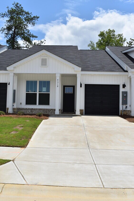 Foto principal - 4326 Beautiful Pond Pk