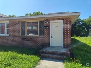 Building Photo - 1352 Rome St