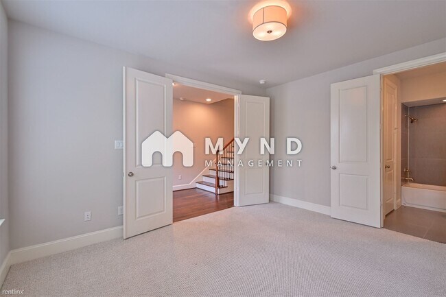 Building Photo - 3 br, 3.5 bath House - 2952 Rusk St