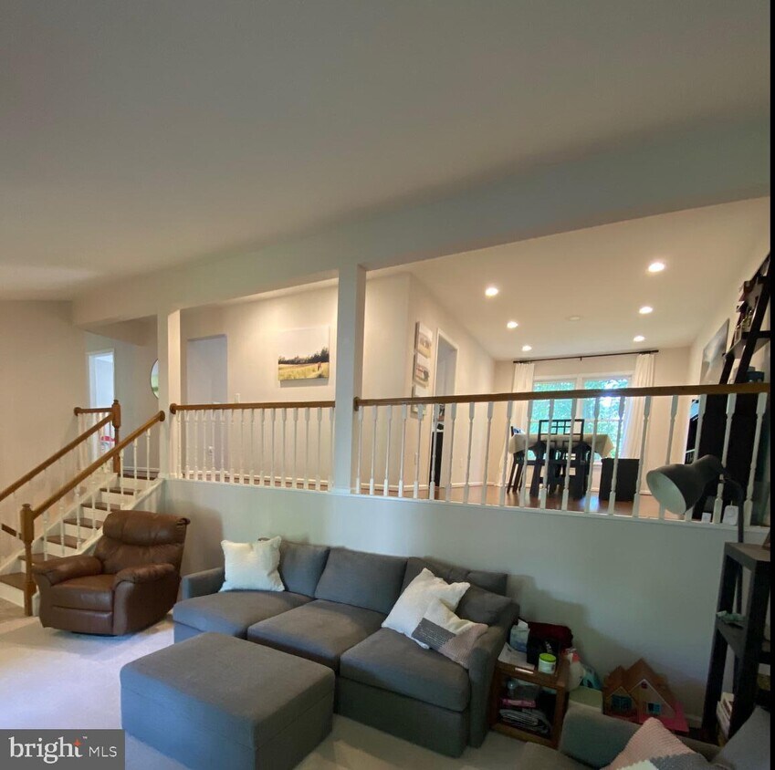 4314 Poplar Branch Dr, Chantilly, VA 20151 House for Rent in