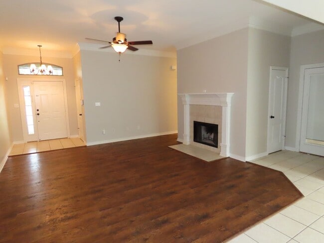 Building Photo - Gated Community in Whitehouse! Gorgeous 3 Bedroom, 2 Bath Home