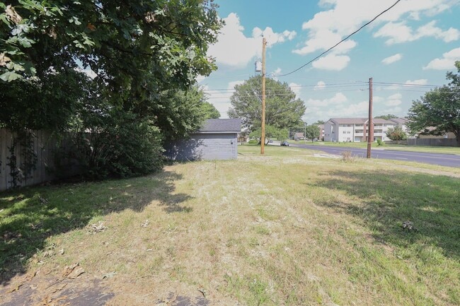 Building Photo - Newly Renovated | 2 Bed | 1 Bath | Bartles...