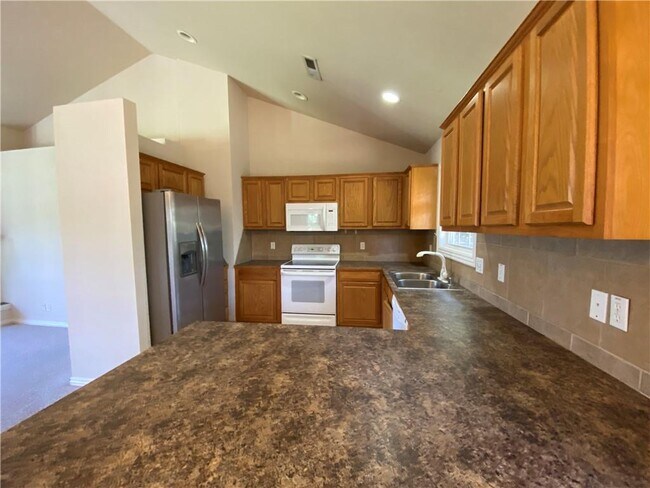 Building Photo - 93 Ayr Dr