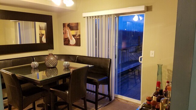 Foto del edificio - 2731 Preston Ct