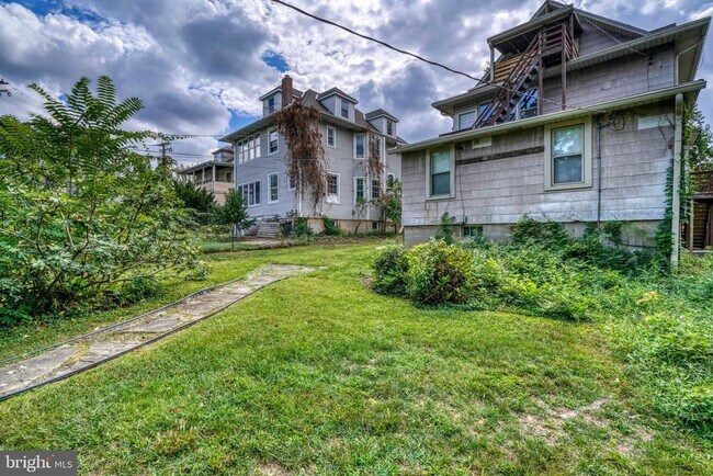 Building Photo - 2906 Echodale Ave