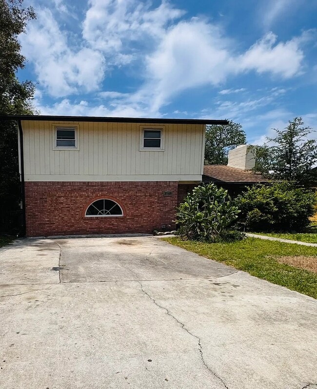 Building Photo - 3758 Grant Rd
