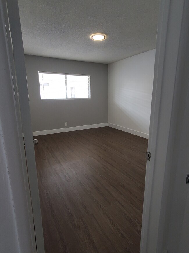 Building Photo - 15227 Prairie Ave